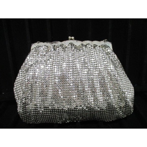 Whiting & Davis Silver Frame Petite Chainmaille Kiss Closure Evening Purse - Picture 2 of 9